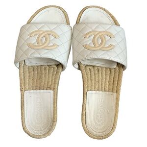 CHANEL Cream and Tan Quilted Sandals